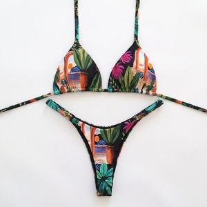 Conjunto de Bikini con Estampado Tropical para Mujer, Top Halter Cruzado, Braguita Tipo Tanga, Traje de Baño de Spandex y Poliéster - Product Image 4