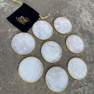 Ensemble de sous-verres en agate blanche, cristal de quartz, bord doré, sous-verres en pierre naturelle, sous-verres de luxe aspect marbre, décoration de table, cadeau de déménagement - Product Image 1