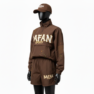 ชุดเซ็ตเสื้อแจ็คเก็ตกันลมผ้าโพลีเอสเตอร์พรีเมียมน้ำหนักเบา ผ้าทอเรียบ สีน้ำตาล แต่งแถบสไตล์ยูทิลิตี้ พิมพ์โลโก้ตามสั่ง ไซส์พลัส - Product Image 5