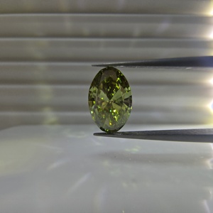 Diamante Cultivado en Laboratorio, Corte Oval Brillante, 2CT, Verde Intenso, Certificado IGI, VS2, Diamante Suelto - Product Image 1