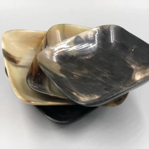 Bol en corne polie pour une présentation élégante des aliments, bol de service en corne de buffle naturelle, centre de table - Product Image 1