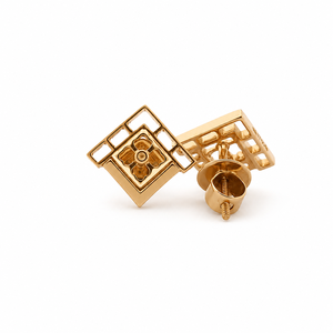 Boucles d'oreilles clous géométriques florales en or massif 18 carats avec micro-incrustation de diamants taille princesse, poli miroir, pour femme, usage quotidien et soirées - Product Image 3