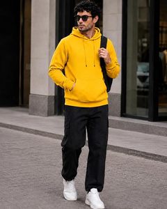Sudadera con Capucha para Hombre, Color Sólido, Corte Regular, Informal, Tejida, con Bolsillos Amarillos, para Otoño - Product Image 4