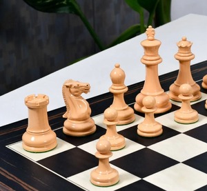 Jeu d'échecs Staunton vintage en bois de buis peint vert olive et jaune, roi de 4,5 pouces, au meilleur prix - Product Image 2