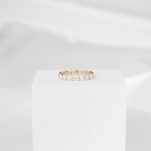 แหวนเพชรเลี้ยงในห้องปฏิบัติการแบบเต็มวง 14K ทองคำเหลือง ทรงกลม สามารถสวมซ้อนกับแหวนแต่งงานแบบเรียบง่ายเข้าชุดกันได้ - Product Image 1