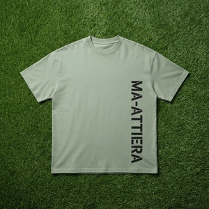 เสื้อยืดโอเวอร์ไซส์ผู้ชาย คอกลม แขนสั้น สไตล์ลำลอง สตรีทแวร์ ผ้าฝ้าย พิมพ์ลายตัวอักษรแนวตั้ง ทรงหลวม - Product Image 5