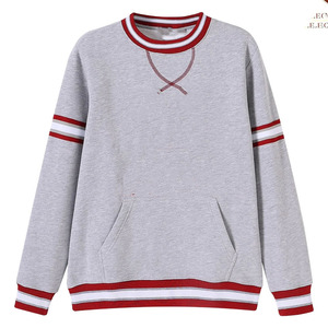 เสื้อสเวตเชิ้ต Morehouse Heather Grey Pocket Crewneck รุ่น Unisex สีเทา คอกลม มีแถบสีแดงขาว ทรงโอเวอร์ไซส์ มีกระเป๋าเสื้อ สไตล์ลำลอง - Product Image 1