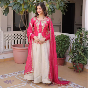 Vestido de diseñador con lentejuelas bordadas y falda acampanada, con dupatta de seda tabby – Ideal para fiestas y eventos festivos - Product Image 1