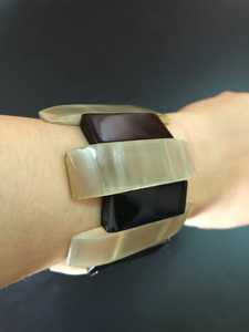 Bracelet manchette vintage en corne de vache, motif géométrique, moderne, pour femme chrétienne, cadeau tendance - Product Image 5