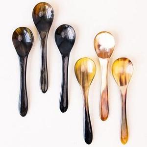 Ensemble de serveurs à salade au design moderne avec long manche en résine, cuillère et fourchette pour table de mariage, compatibles lave-vaisselle - Product Image 6