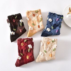 Chaussettes pour femmes à fleurs brodées, tricotées, respirantes, pour un usage quotidien, style printemps, plusieurs options de couleurs - Product Image 2