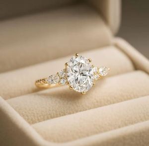 Anillo de Compromiso de Moissanita con Corte Ovalado, Lujoso y Vintage, Chapado en Oro de 14K, con Engaste de Garras, Anillo de Boda, Nupcial o de Aniversario - Product Image 3