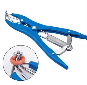 Alicates de expansión Burdizzo sin sangre para anillos de castración, herramienta de granja para cerdos y vacas, modelo E-800 CE, de plástico azul para la castración de ganado. - Product Image 1