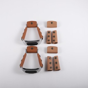 Estribos de Acero Inoxidable Estilo Western con Almohadilla de Cuero Antideslizante para Reducir la Presión en el Tobillo - Product Image 5