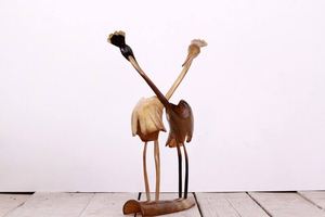 Objet décoratif élégant en corne d'oiseau, artisanal et de haute qualité, pour la décoration intérieure et la présentation sur table, par Perfect Enterprises - Product Image 2