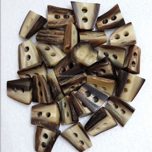 Boutons ronds ovales à 2 trous en corne de buffle naturelle de haute qualité pour jeans, manteaux, vestes en provenance d'Inde - Product Image 3