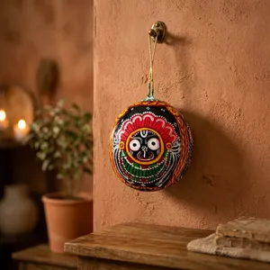 Décoration Murale Artisanale Lord Jagannath en Coque de Noix de Coco, Art Traditionnel de l'Odisha, Design Art Déco, pour Porte ou Salon - Product Image 2