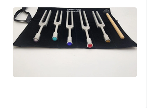 Ensemble de diapasons chakra 8 couleurs pour la thérapie sonore, le yoga, la méditation et la guérison sonore. - Product Image 3