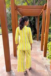 Premium Women's <b>Spring</b> Floral Printed Cotton Lining Loose Fit Casual <b>Dress</b> Pintuck Tunic Top with Matching Straight Pants - Product Image 4