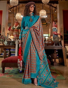 Sari de Diseño KV Soft Silk Ikat con Estampado Geométrico Color Óxido y Blusa Sin Coser - Product Image 1