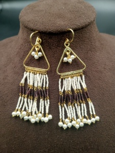 ต่างหูห่วงทรงโบฮีเมียน Amaira Jewels รุ่น Ma-788 ชุบทองประดับมุกเทียมและพู่ห้อย เหมาะสำหรับงานแต่งงานสำหรับผู้หญิง - Product Image 2