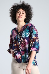 Camisa de Lino Hecha a Mano con Estampado de Palmeras: Blusa Boho Chic con Botones - Product Image 4