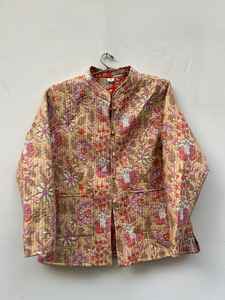 เสื้อแจ็คเก็ตผ้าฝ้ายพิมพ์ลายดอกไม้สำหรับผู้หญิง ระบายอากาศได้ดี เป็นมิตรกับสิ่งแวดล้อม เสื้อโค้ทฤดูหนาวตกแต่งกระดุม แบบปกติ สไตล์กันตะ - Product Image 4