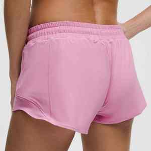 Short de course pour femme, texture super douce, matière respectueuse de la peau, coutures ergonomiques, optimisé pour la mobilité. - Product Image 3