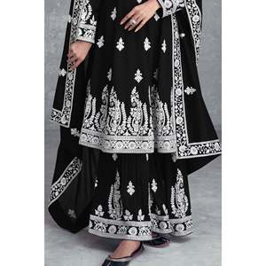 Magnifique ensemble de costume taille XL avec broderie de sequins multi-aiguilles - Product Image 1