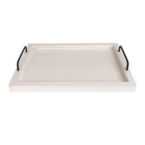 Plateau en bois de pin blanc avec poignées en métal Plateau de service de style rustique pour hôtels et restaurants Table à dîner ou présentation des aliments - Product Image 2