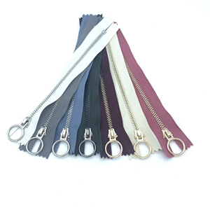 Cremallera metálica de latón con extremo cerrado y logotipo personalizado para bolsas de ropa y textiles del hogar, suministro al por mayor - Product Image 3