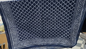 Paréo Sarong Bohème Indigo à Bord Festonné, Imprimé au Bloc à la Main, Cache-maillot de Bain, Vêtement de Plage pour Femme, Motif Vague et Feston, Idéal pour les Villages Balnéaires - Product Image 5