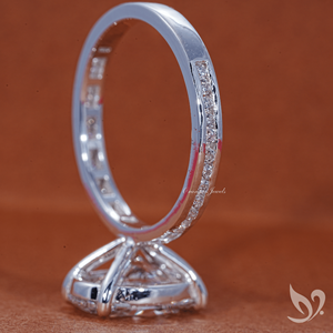 แหวนเพชรทรงรี 3 กะรัต เพาะเลี้ยงในห้องปฏิบัติการ รับรองโดย IGI ประดับเพชรแบบช่องและแบบฝังเต็มวง ตัวเรือนทองคำขาว 10K แหวนหมั้น - Product Image 3