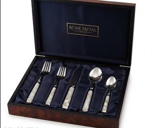 Ensemble de couverts en nacre avec poignées en résine, acier inoxydable, finition polie miroir, parfait pour l'utilisation en restauration. - Product Image 4
