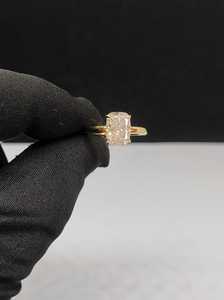 Anillo de Compromiso y Boda con Diamante Cultivado en Laboratorio de 2 Quilates, Corte Cojín Alargado, G VS 1, Certificado IGI - Product Image 4