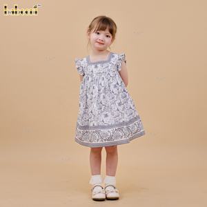 ชุดเดรสลายดอกไม้สไตล์คันไซทรงเอไลน์สำหรับเด็ก ผ้าฝ้าย 100% ตกแต่งด้วยมือแบบสม็อค เป็นมิตรต่อสิ่งแวดล้อม ODM - DR4536 - Product Image 5