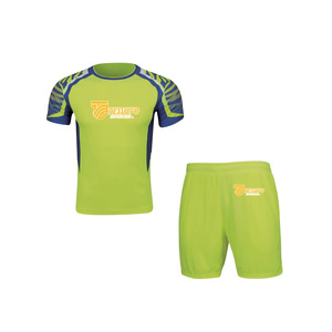 Ensemble d'entraînement athlétique 2 pièces pour hommes |   Ensemble de vêtements de sport 2 pièces respirant pour le football et la gym, avec bordure néon - Product Image 2