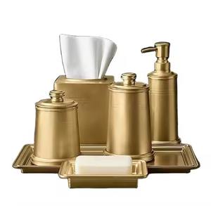 Juego de Accesorios de Baño de Metal Moderno y Lujoso con Soporte Organizador - Product Image 1