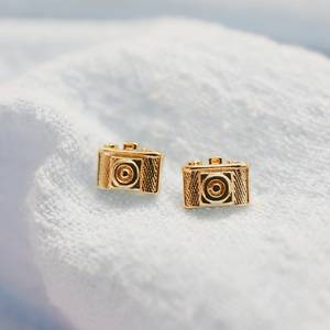 Boucles d'oreilles clous tendance en argent sterling 925 plaqué rhodium, motif mini appareil photo 13x10mm, couleur or, cadeau pour femme photographe - Product Image 6