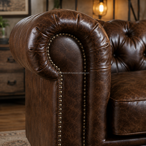 Sillón Chesterfield Tapizado en Cuero con Brazos de Madera, Construcción Duradera, Ecológico, Acolchado Confortable, Atemporal para Dormitorio - Product Image 6