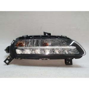 ไฟตัดหมอกหน้าขวาของรถปานาเมร่ามือสอง รุ่น 97063108202 - Product Image 1