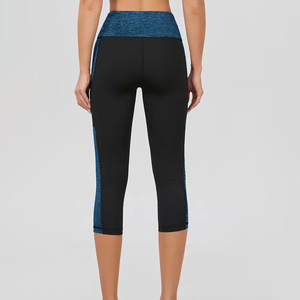 Leggings capri pour femmes de bonne qualité à bas prix, disponibles en nouveaux modèles avec logo personnalisé, prix avantageux, séchage rapide. - Product Image 3