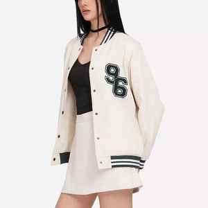 Chaqueta Varsity Personalizada para Mujer, Bordado Chenille, Mangas de Cuero de Alta Calidad, Larga, Estilo Béisbol - Product Image 4