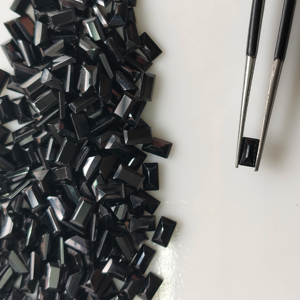 สปิเนลสีดำธรรมชาติ 5x3 มม. ทรงบาแกตต์ คุณภาพดีที่สุด พลอยหลวมสำหรับทำเครื่องประดับ รีดดิ้งเมาน์เทน เจมส์ อิน - Product Image 1