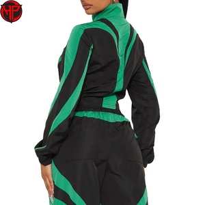 Conjunto Deportivo de Chaqueta Corta y Pantalones Joggers con Logotipo Personalizado OEM, Chándal Deportivo con Bloques de Color para Mujer - Product Image 5
