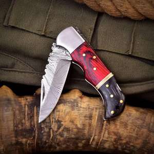 Couteau de chasse artisanal avec manche en résine, couteau à lame fixe en damas sur mesure - Product Image 1