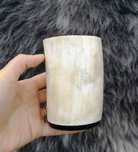 Vaso de Whisky Ecológico con Tapa y Diseño de Koi, Hecho de Cuerno de Búfalo Real, con Logotipo Personalizado, para Fiestas y Bares - Product Image 1