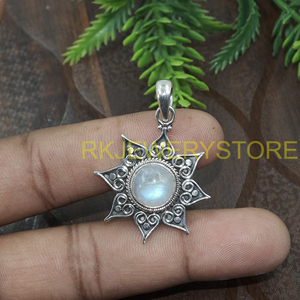 Colgante de plata de ley 925 con piedra lunar arcoíris natural, hecho a mano, diseño bohemio de sol, cabujón, joyería de piedras preciosas, regalo para mujeres, unisex. - Product Image 3