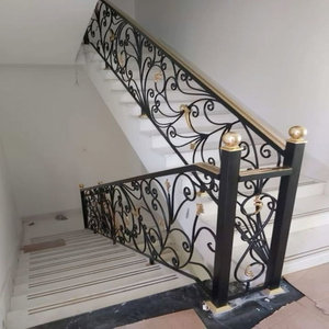 Barandilla de Hierro Forjado de Lujo para Escaleras: Eleva la Decoración de tu Hermosa Casa de Lujo con Exquisitos Diseños Artísticos Hechos a Mano - Product Image 3