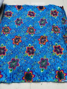 Tissu brodé de perles en crêpe naturel, richement orné de perles faites à la main, pour la confection de sari, lehenga, robe, kurti et autres créations. - Product Image 1